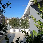 Affittacamere Gatto Bianco Le Terrazze 3*